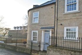 3 bedroom Flat to re...